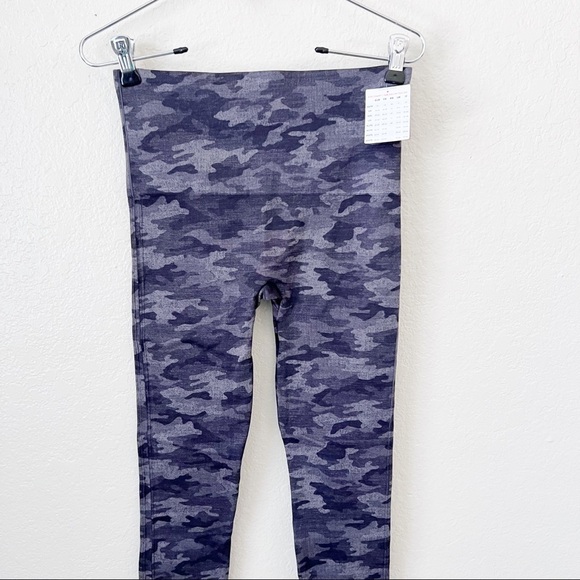 NEW Spanx EcoCare Seamless Leggings size medium - Picture 3 of 14